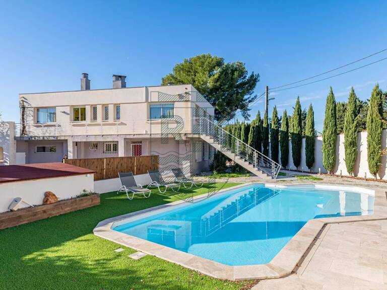 LES TROIS LUCS - DUPLEX AVEC JARDIN ET PISCINE — photo 1