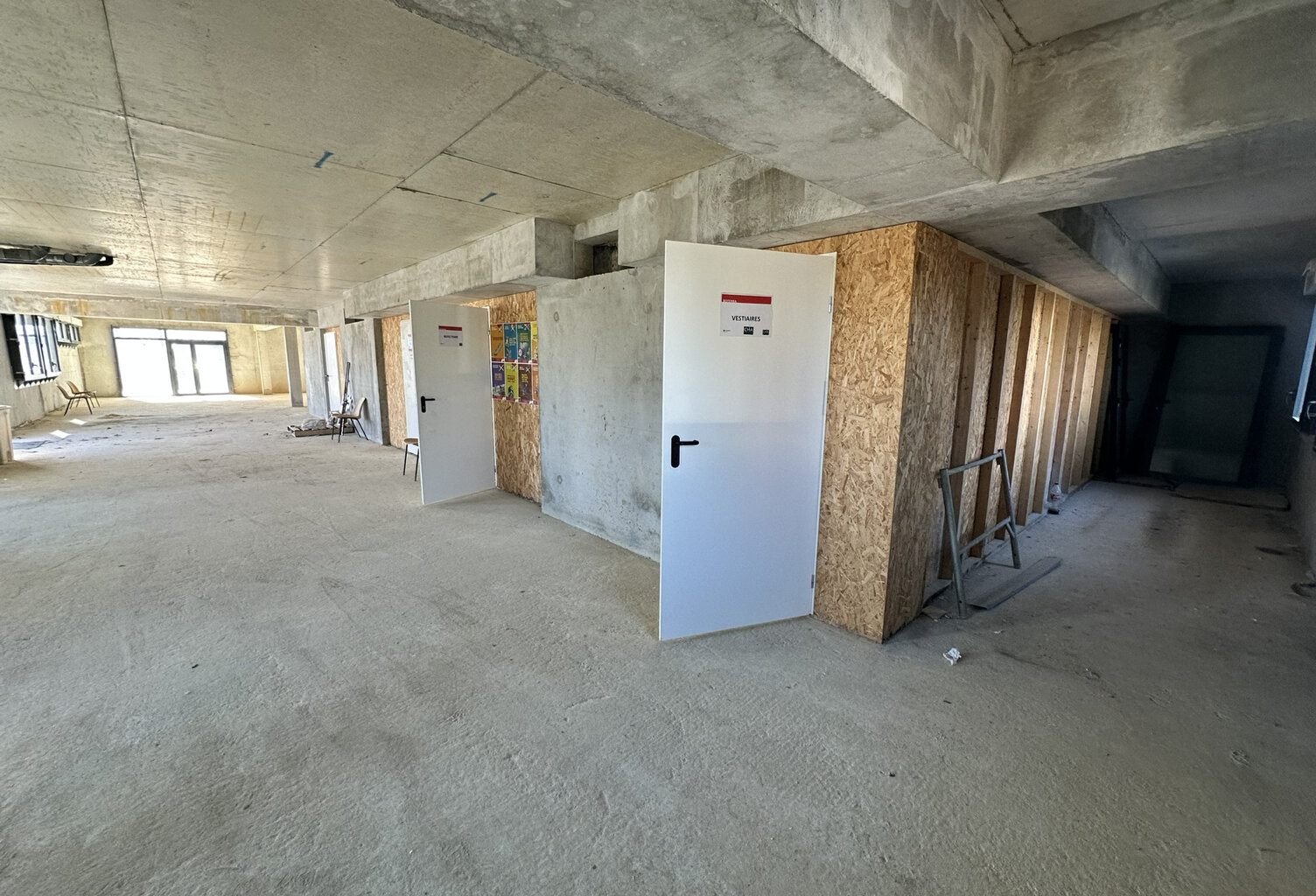 LOCAL PROFESSIONNEL  NEUF A VENDRE ANGERS — photo 1