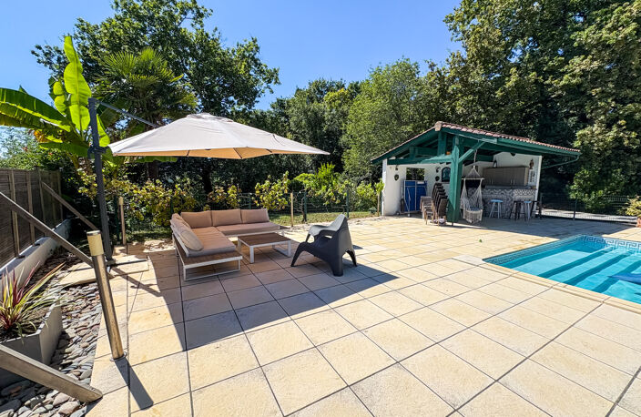 Belle Contemporaine de 220M² + Piscine + Parc de 2175M² + Cuisine d'été Couverte — photo 2