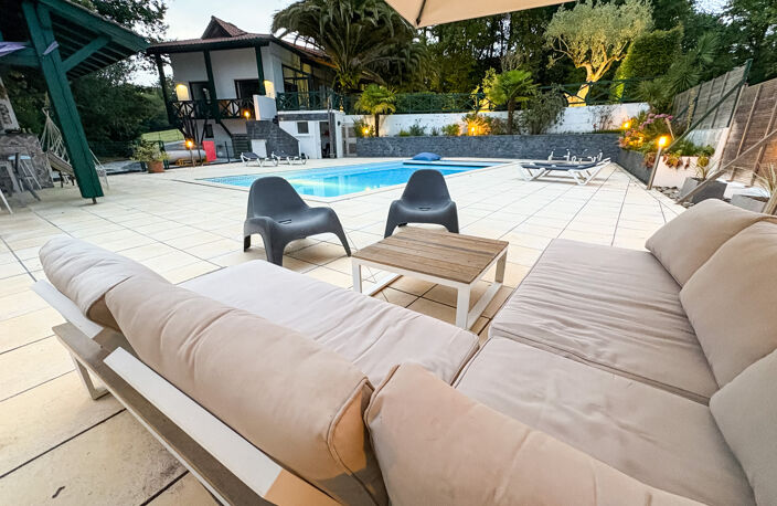 Belle Contemporaine de 220M² + Piscine + Parc de 2175M² + Cuisine d'été Couverte — photo 4