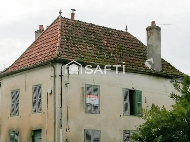 Maison de village avec cave sur 3 niveaux - 132 m2 à rénover entièrement — photo 1
