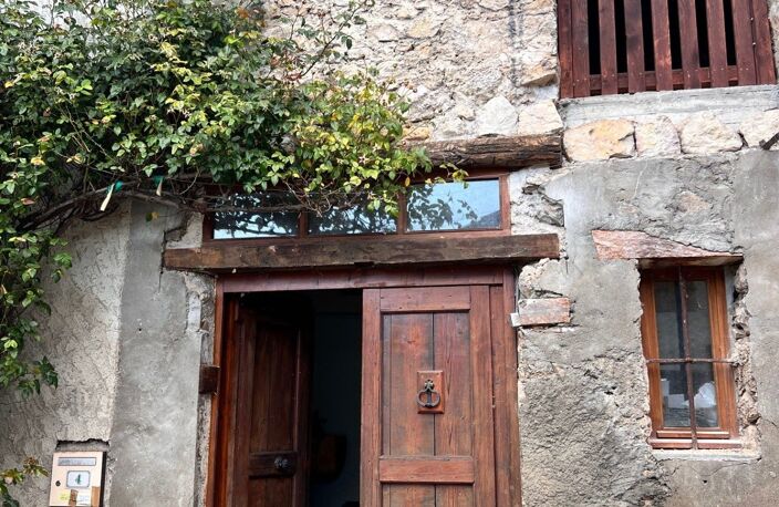 Sur les hauteurs de Claix, bâtisse ancienne de 170 m² habitabl — photo 3