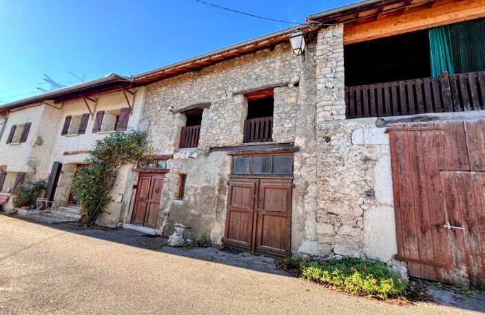 Sur les hauteurs de Claix, bâtisse ancienne de 170 m² habitabl — photo 4