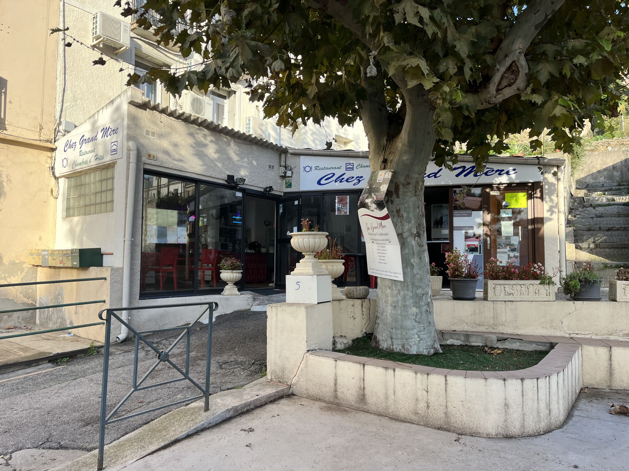 Propri&eacute;t&eacute;  T16 à vendre Perthus (Le) 66480