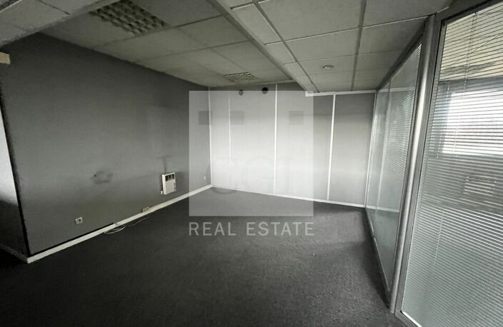 BUREAUX - LOCAL MIXTE à LOUER — photo 4