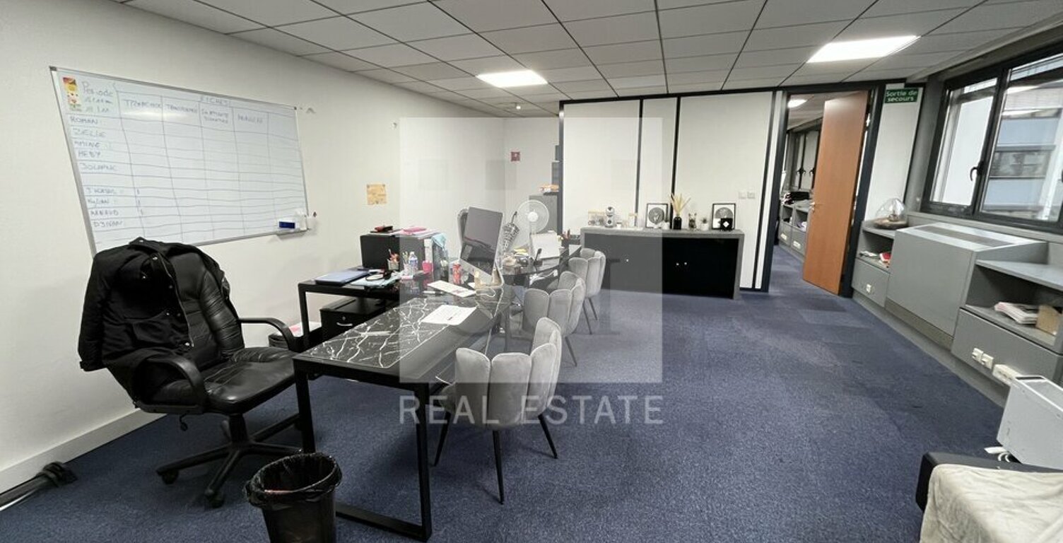 BUREAUX à LOUER — photo 1