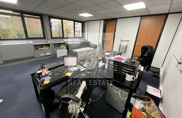 BUREAUX à LOUER — photo 3