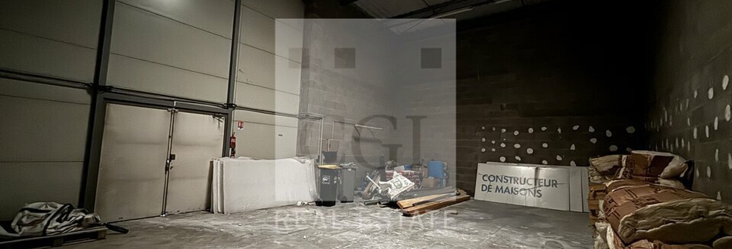 Commerce  733 m² à louer à Décines-Charpieu (69150)