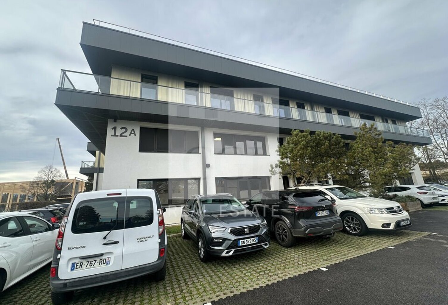 BUREAUX à LOUER — photo 1