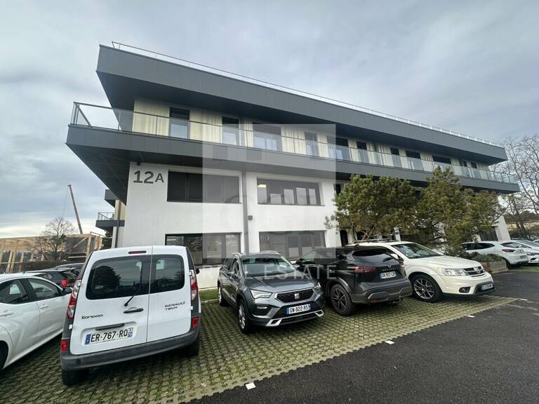 BUREAUX à LOUER — photo 1