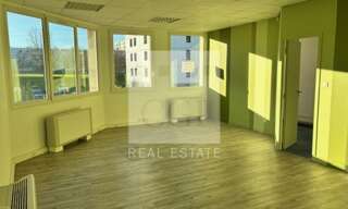 Bureau  97 m² à louer à Saint-Priest (69800)