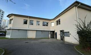 Bureau  97 m² à louer à Saint-Priest (69800)