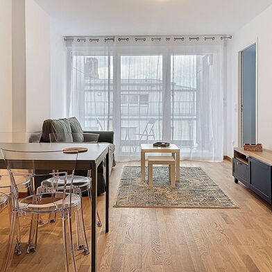 Appartement 2 pièces 890 €