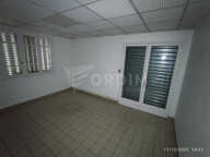 APPOIGNY - LOCAL DE 275M² AVEC TERRAIN DE 2500M² — photo 3