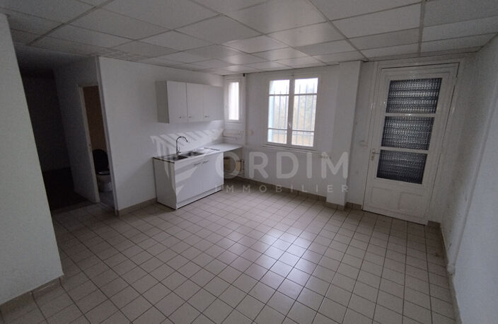 APPOIGNY - LOCAL DE 275M² AVEC TERRAIN DE 2500M² — photo 5