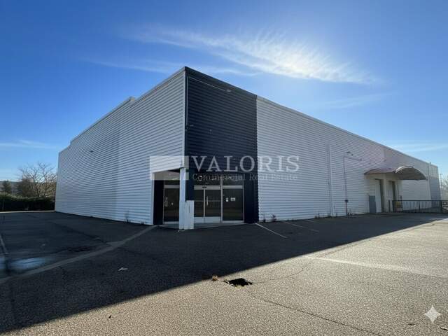 LOCAL COMMERCIAL à LOUER — photo du bien