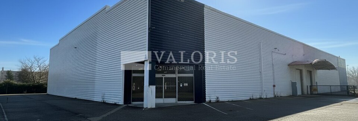 Commerce  980 m² à louer à Vaulx-en-Velin (69120)