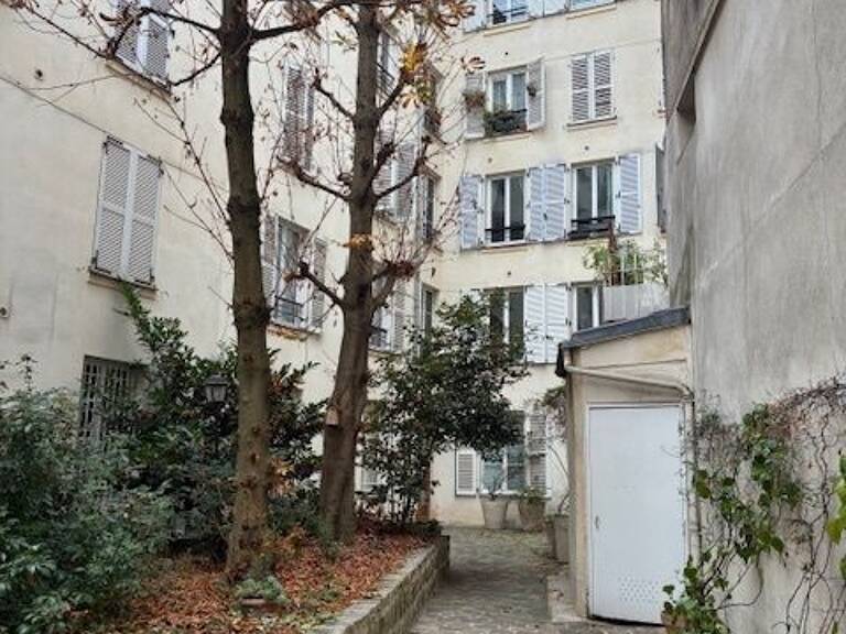 Cave à PARIS 9ème — photo 1