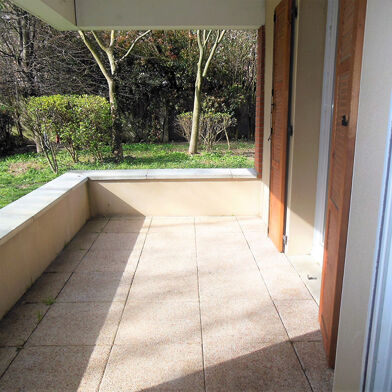 Appartement 3 pièces 952 €