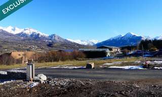 Terrain  674 m² à vendre à Saint-Laurent-du-Cros (05500)