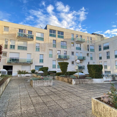 Appartement 4 pièces 306600 €