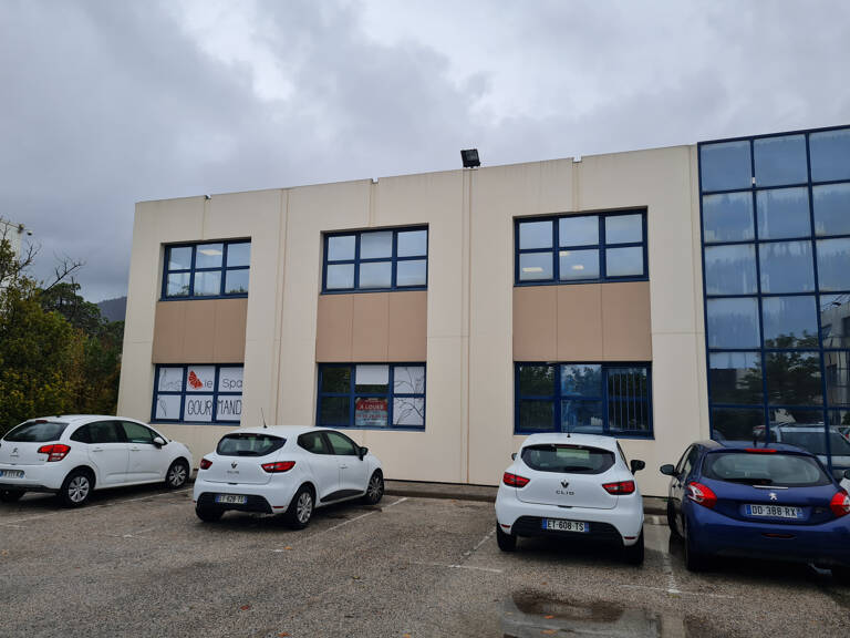 BUREAUX NEUFS GRAND VAR AVEC PARKINGS — photo 1