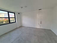 BUREAUX NEUFS GRAND VAR AVEC PARKINGS — photo 3