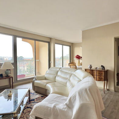 Appartement 3 pièces 240000 €