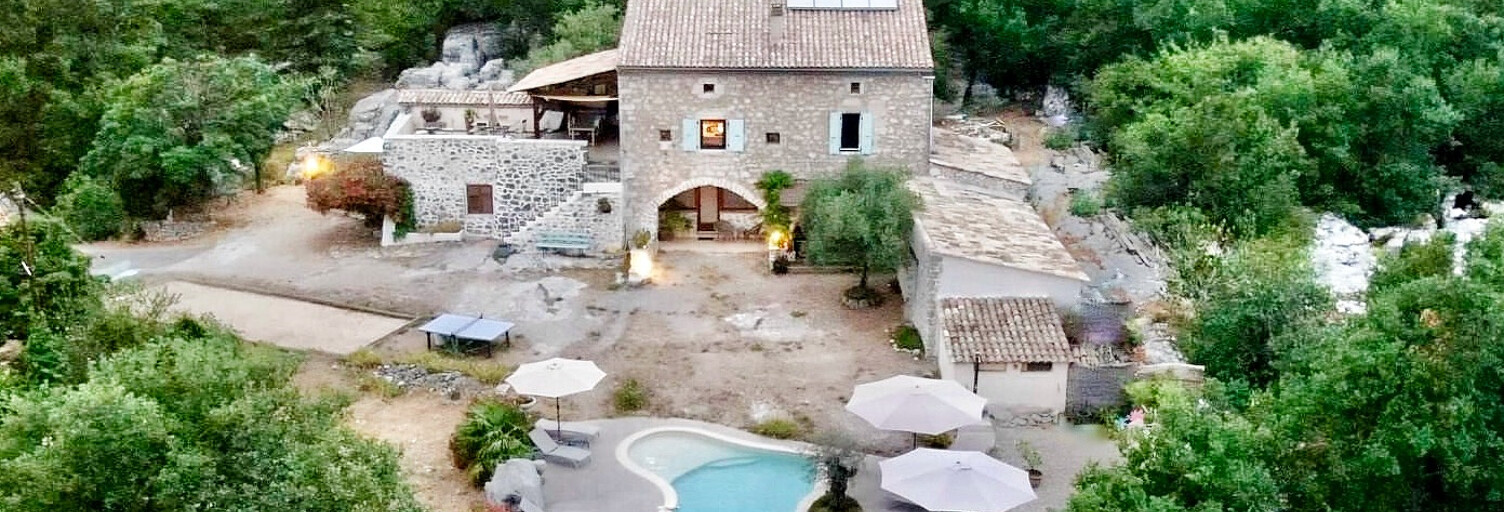 Maison 17 Pièces 447 m² à vendre à Barjac (30430)