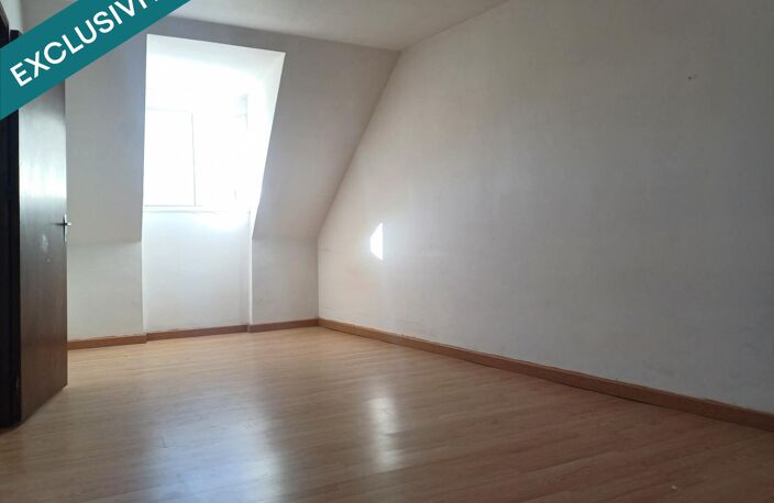 Situé en plein centre de Lanuéjouls , cet immeuble offre un emplacement idéal dans une commune dynamique à 20mn de Villefranche de Rouergue, 35mn de Figeac et Rodez. — photo 2