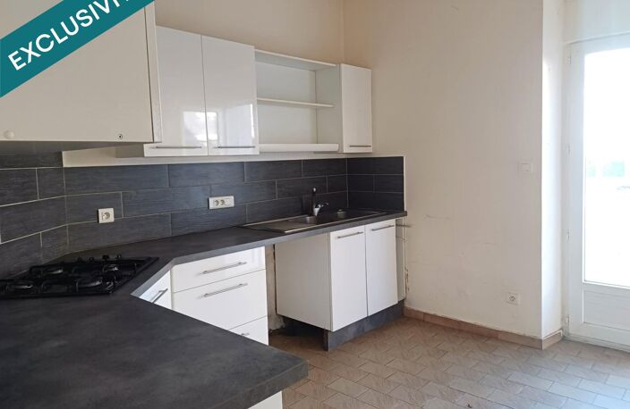 Situé en plein centre de Lanuéjouls , cet immeuble offre un emplacement idéal dans une commune dynamique à 20mn de Villefranche de Rouergue, 35mn de Figeac et Rodez. — photo 3