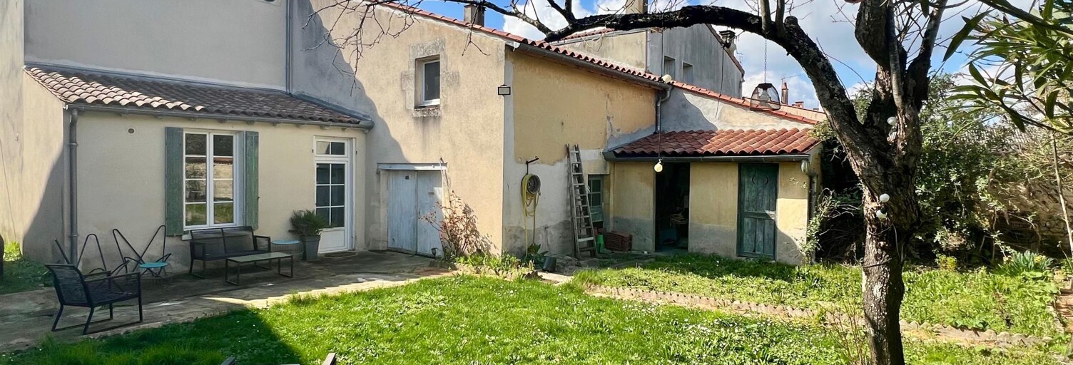 Maison 5 Pièces 150 m² à vendre à Saint-Jean-d'Angély (17400)