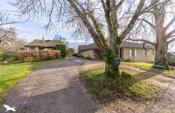 Maison en pierre de 15 pièces principales — photo 4