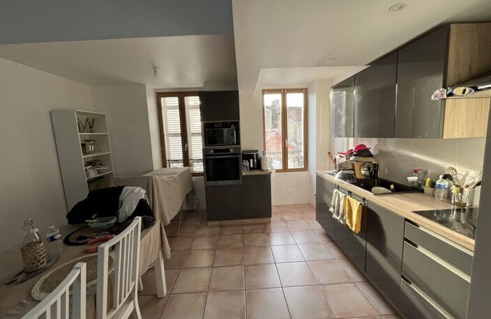 Vente immeuble   Saint-Jean-d'Angély (17400) — photo 3
