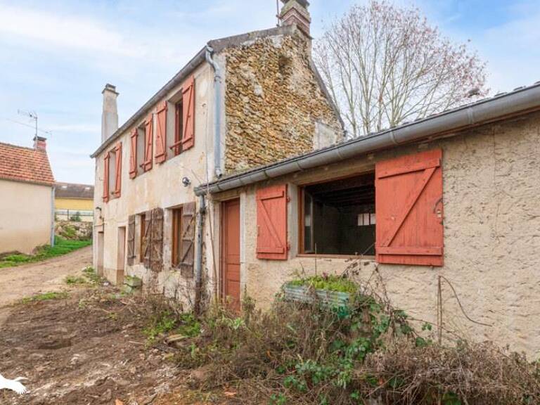 Maison en pierre de 3 pièces principales — photo 1