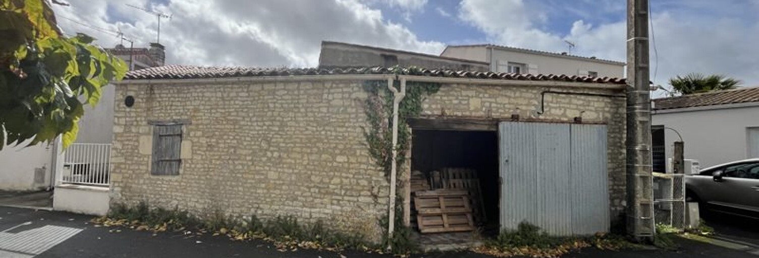 Garage   m² à vendre à Surgères (17700)