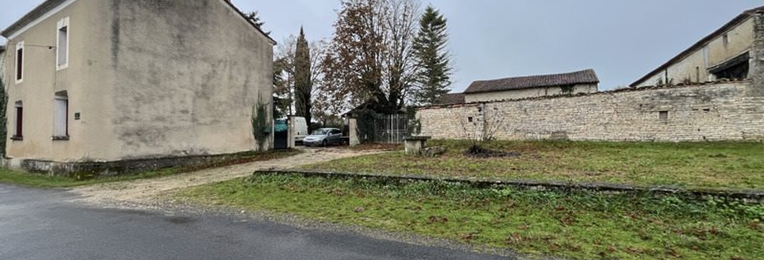 Maison 7 Pièces 415 m² à vendre à La Rochefoucauld-en-Angoumois (16110)
