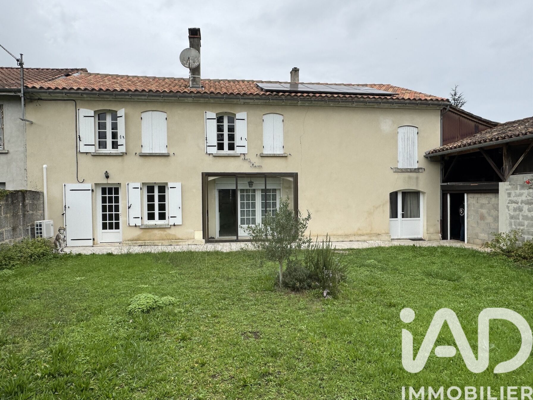 St-Aulaye-Puymangou - 159m² - 7p. - 4ch.