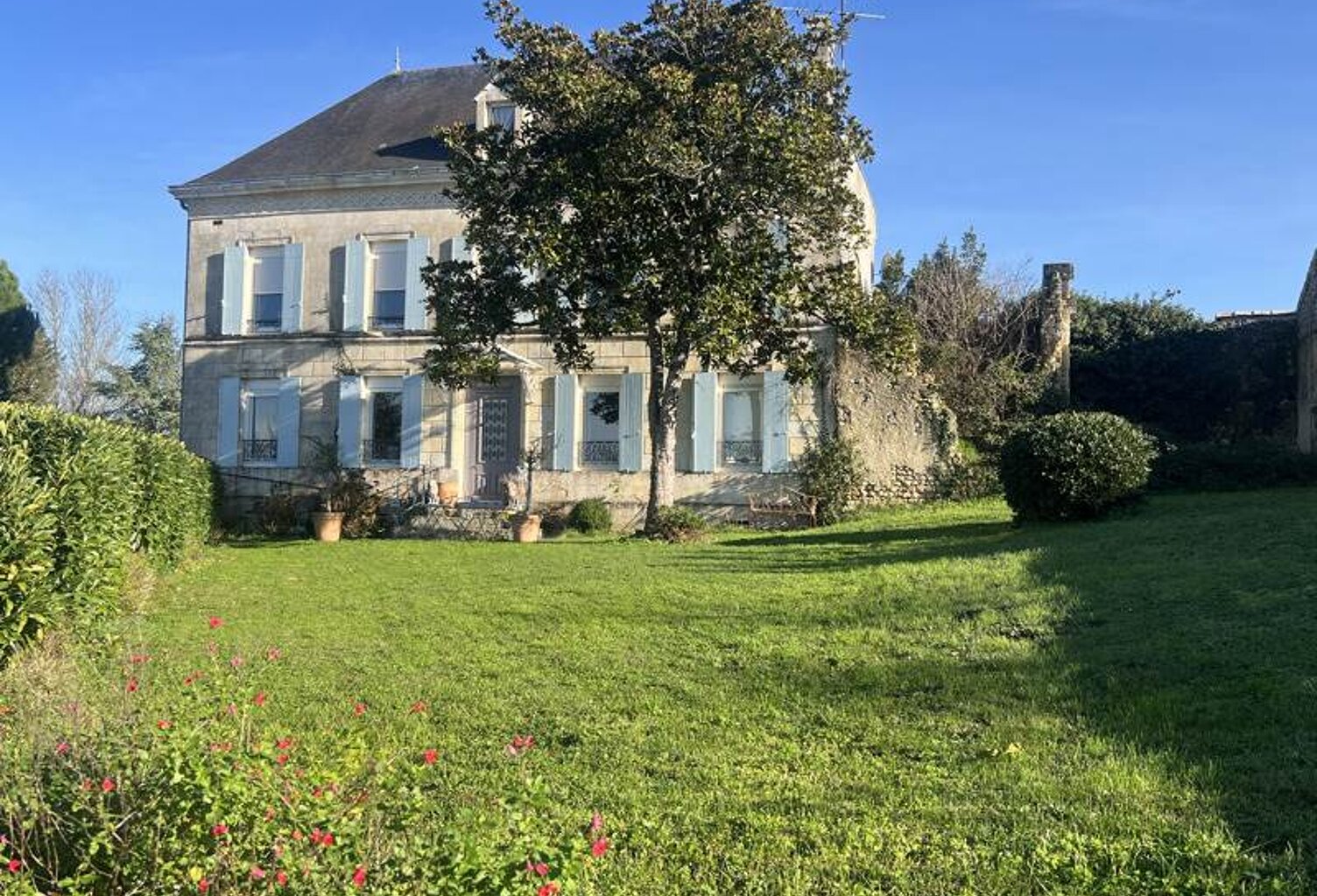 Maison en pierre de 11 pièces principales — photo 1