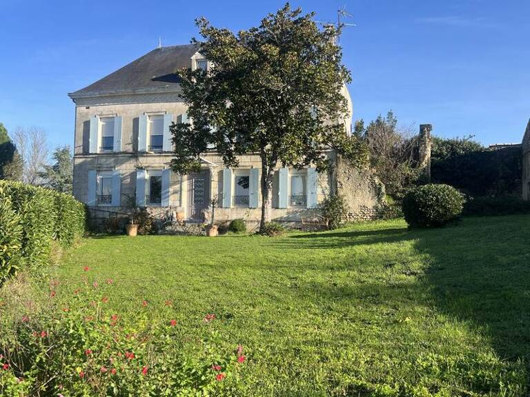 Maison en pierre de 11 pièces principales — photo 1