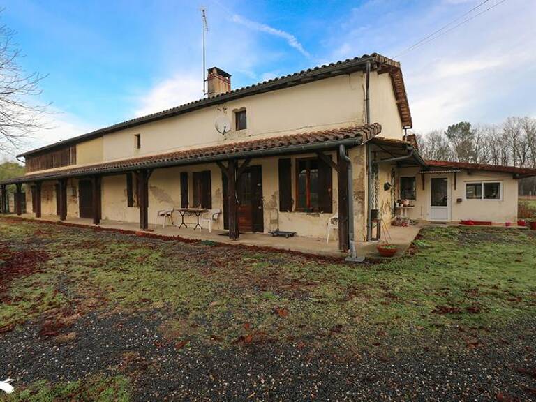 Maison en pierre de 5 pièces principales — photo 1
