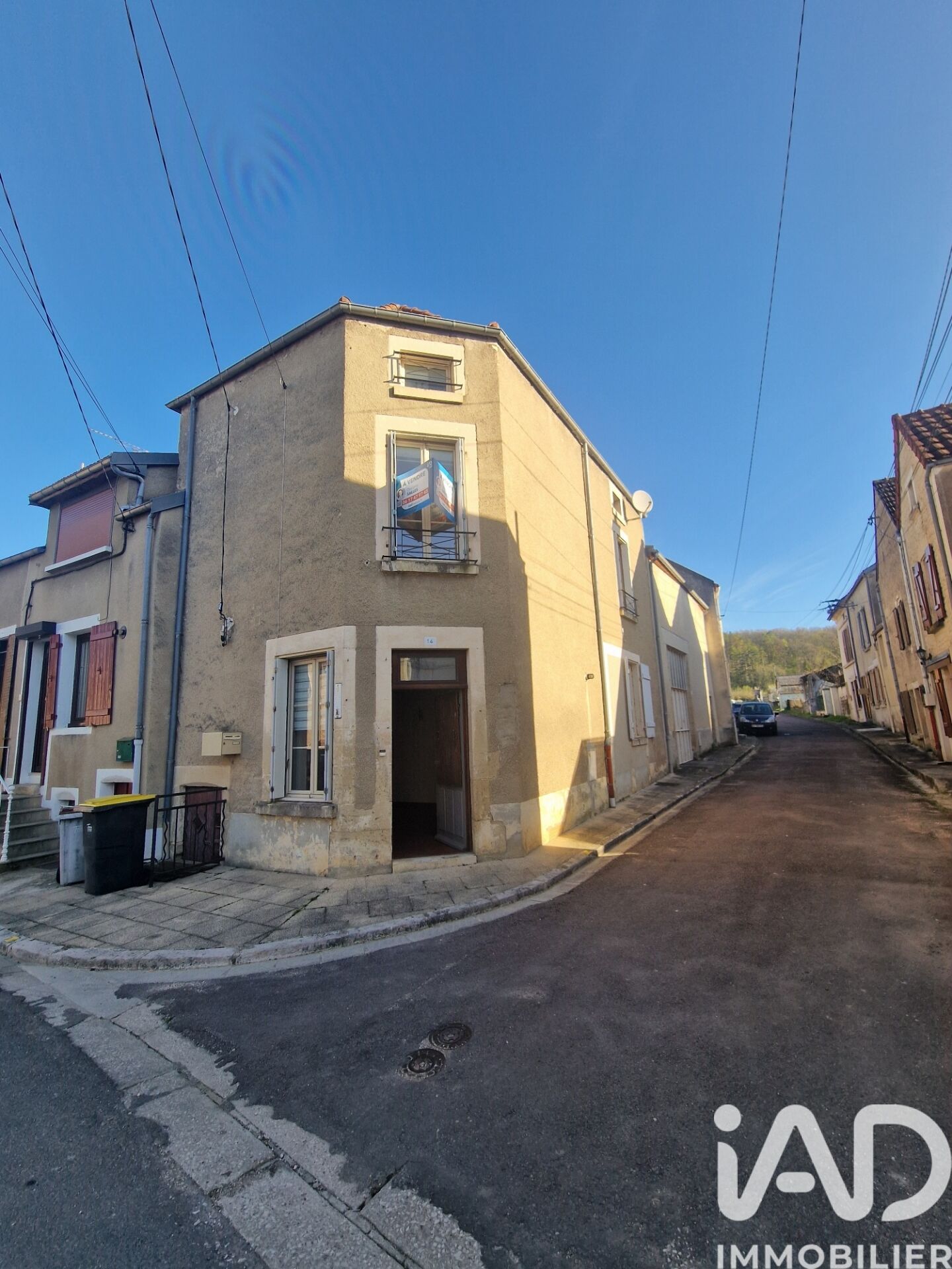 Ancy-Le-Franc - 70m² - 4p. - 3ch.