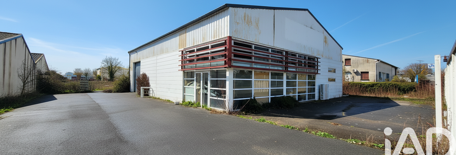 Garage  538 m² à vendre à La Vergne (17400)