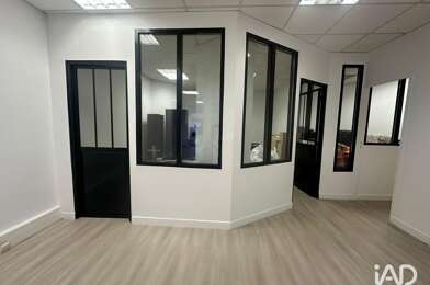 Commerce  687000 €