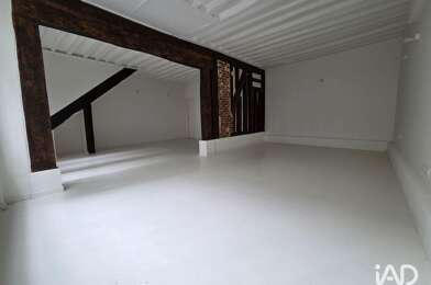 Commerce  695000 €