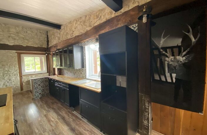 MAISON EN PIERRES TYPE T4 AVEC GÎTE ET PISCINE — photo 3