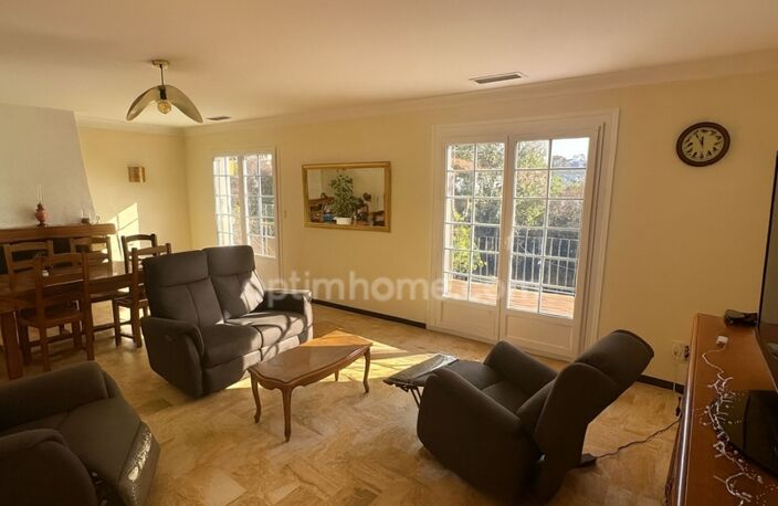 66750 - SAINT-CYPRIEN VILLAGE - MAISON 4 FACES - 5 PIECES 116M2 - 3 CHAMBRES - TERRAIN PISCINABLE 627M2 - BALCONS - JARDIN - TERRASSE BOIS - PAS DE VIS-A-VIS - SOUS-SOL TOTAL - CAVE - FORAGE - GARAGE — photo 2
