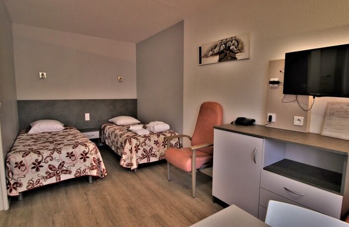 Studio dans résidence de tourisme thermale prisée avec place de parking extérieur — photo 2