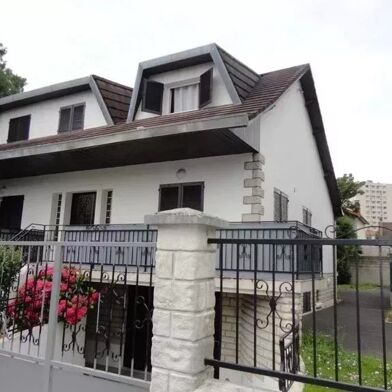 Appartement 2 pièces 818 €