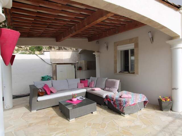 VILLA AVEC PISCINE 131m² HABITABLE A L'ESCARENE — photo du bien
